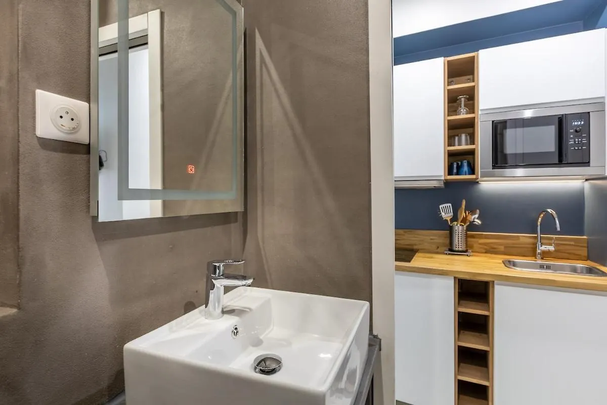Cosy Studio 2 - Grenelle Eiffel Tower Paris Apartment