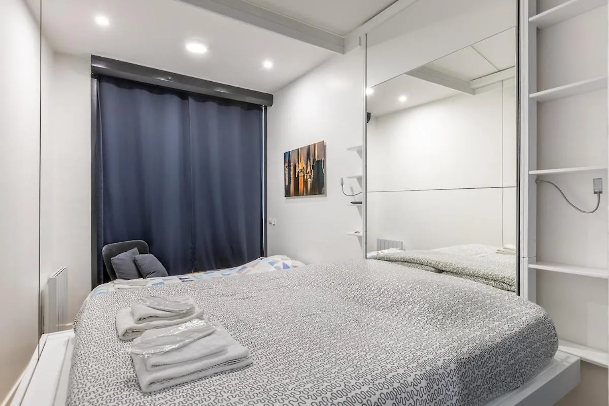 Cosy Studio 2 - Grenelle Eiffel Tower Paris Apartment